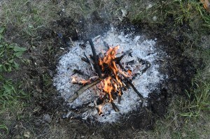 Sonhar com cinzas de fogueira Sonhar com cinzas de fogueira
