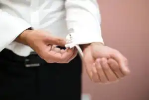 Sonhar que abotoa a própria roupa Sonhar que abotoa a própria roupa