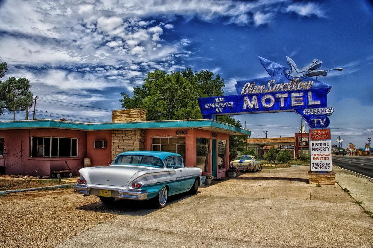 Sonhar com motel na sua cidade Sonhar com motel na sua cidade: imagem de um motel de dia