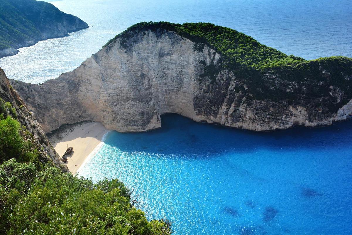 Sonhar com muita água limpa Sonhar com muita água limpa: imagem de um mar limpo