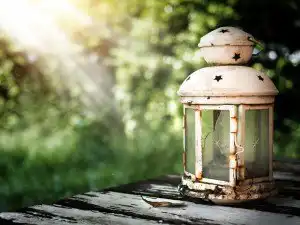 Sonhar com abajur velho