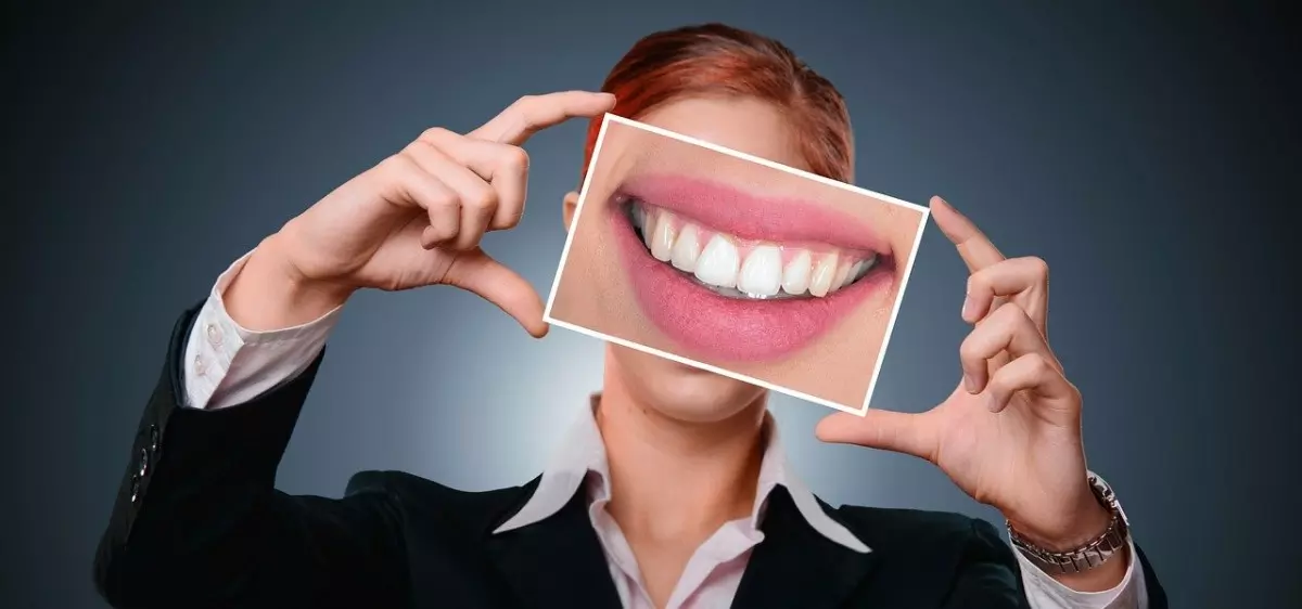 Sonhar com dente: o que significa?